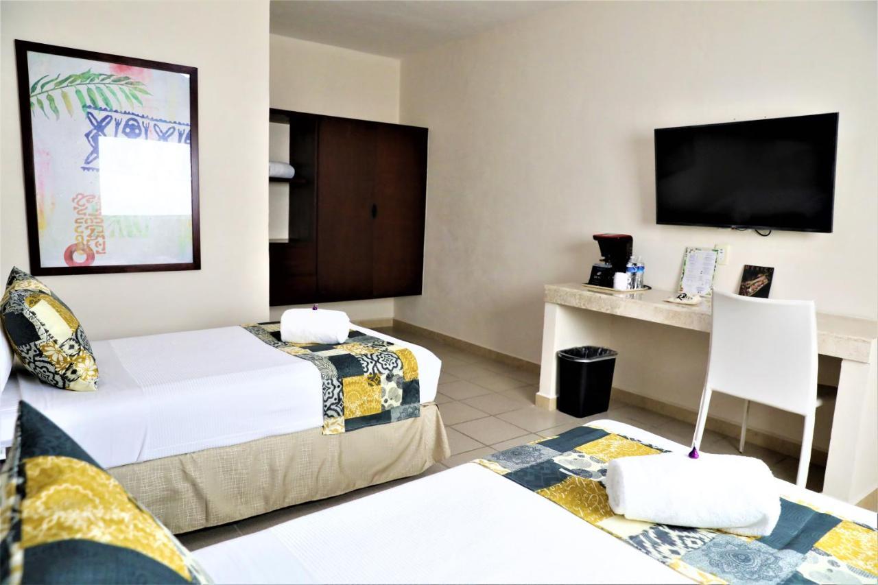 Hotel 12 Bees By Kavia Playa del Carmen Exterior photo